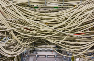 Bir ağ üzerinde ağ kablosu