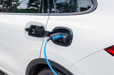 Şarj istasyonu detaylı görünümü'nde elektrikli araçlar için