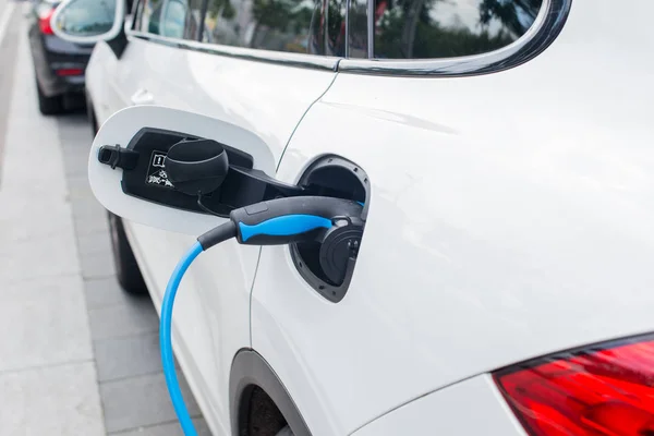 Şarj istasyonu detaylı görünümü'nde elektrikli araçlar için