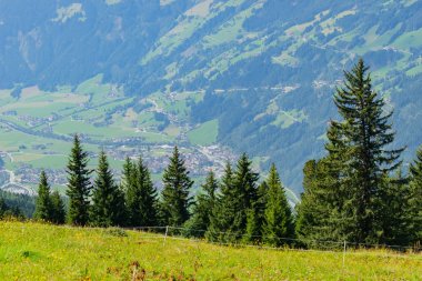Avusturya 'daki dağlar Zillertal' deki Mayrhofen