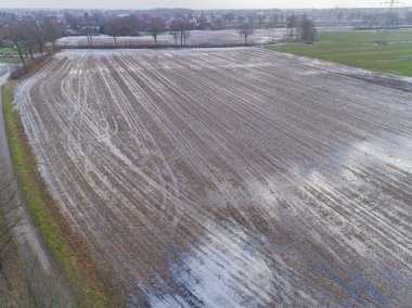 Yağmurlu bir mevsimden sonra mısır tarlalarının hava görüntüsü