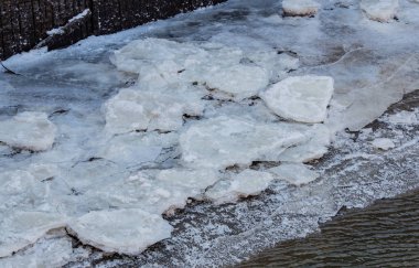 Buzlar Hamburg liman içinde
