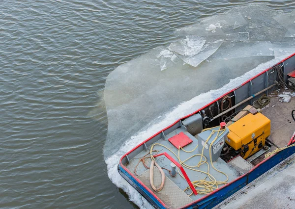 바지선 함부르크 항구와 메모리 Iceboundly 거짓말 — 스톡 사진