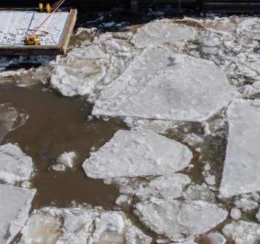 Buzlar Hamburg liman içinde