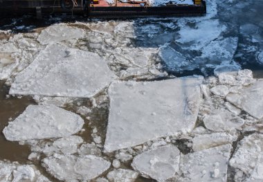 Buzlar Hamburg liman içinde