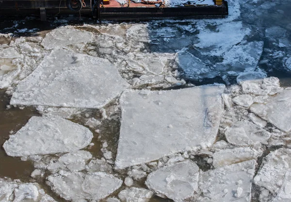 Buzlar Hamburg liman içinde