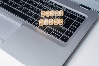 Çok bulut kelime dizüstü klavye