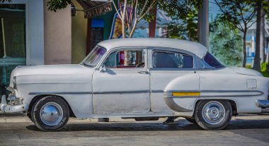 Havana Küba'da sokakta HDR fotoğraf Amerikan klasik otomobil