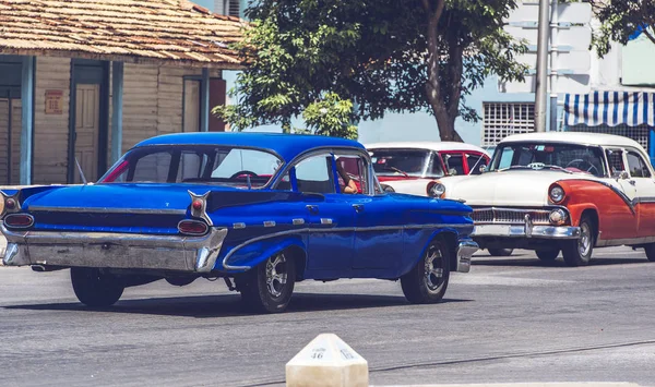 Havana Küba Sokakta Hdr Fotoğraf Amerikan Klasik Otomobil — Stok fotoğraf