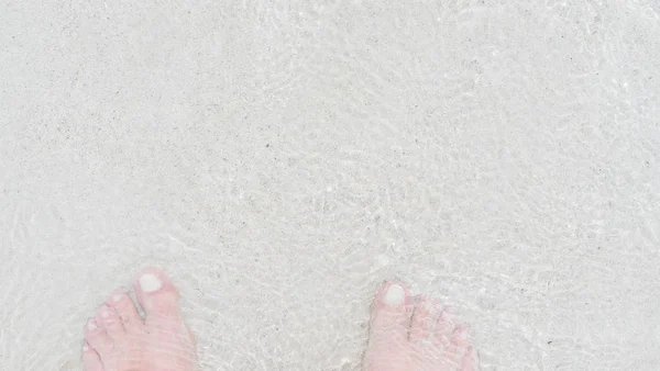 Pieds Nus Dans Eau Des Caraïbes Sur Cuba Varadero — Photo