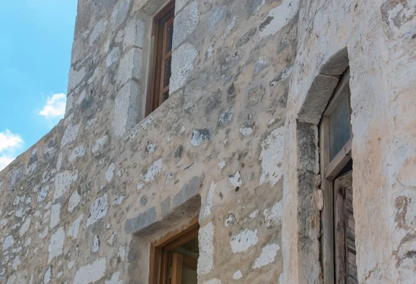 Текстура Каменной Стены Деревянными Дверями Качестве Фона Сочинения — стоковое фото