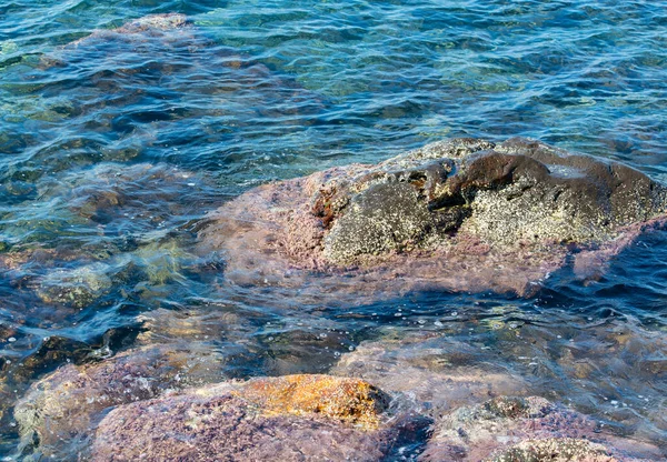 Rocha Vulcânica Água Mar Límpida Ilha Costeira Nisyros Grécia — Fotografia de Stock