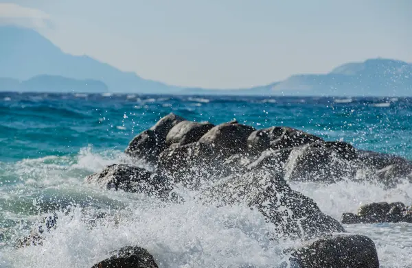 Akdeniz Fırtına Dalgaları Kos Yunanistan Dalgaları Dövüyor — Stok fotoğraf