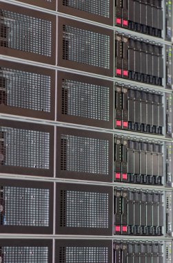 Veri Merkezindeki Bir Bıçak Koruması için Yedekleme Diskleri - Sunucu Rafındaki Bıçak Merkezi Ağı