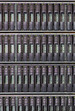 Veri Merkezindeki Bir Bıçak Koruması için Yedekleme Diskleri - Sunucu Rafındaki Bıçak Merkezi Ağı