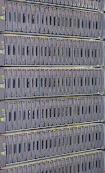Veri Merkezindeki Bir Bıçak Koruması Için Yedekleme Diskleri Sunucu Rafındaki — Stok fotoğraf