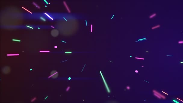 Raios brilhantes de néon multicoloridos em movimento de túnel com partículas bokeh translúcidas flutuando ao redor . — Vídeo de Stock