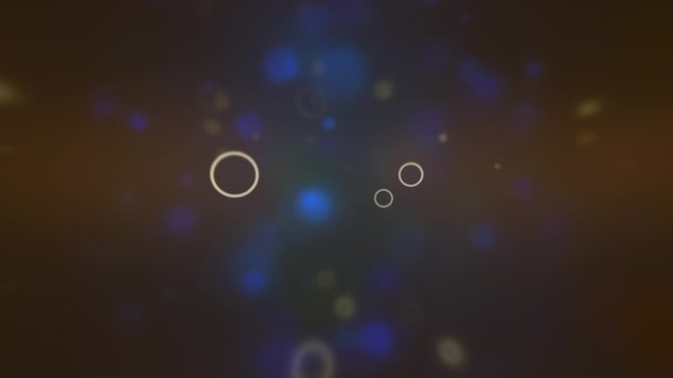 Schöne Animation von kleinen und großen Luftblasen im Wasser in Zeitlupe auf blauem Hintergrund, die unterschiedliche Muster erzeugt. — Stockvideo
