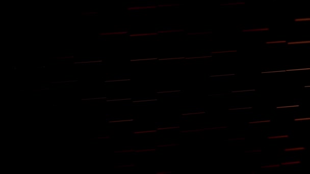 Beaux signaux lumineux en mouvement passant par la surface quadrillée noire .