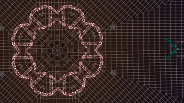 Boucle transparente futuriste de la carte électronique formant un motif intéressant sur fond rouge foncé . — Video