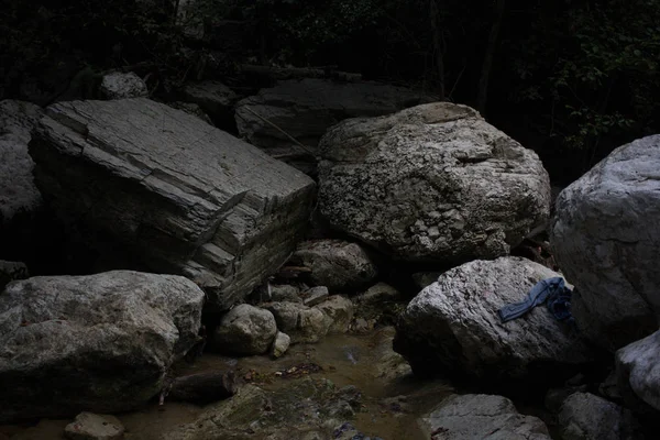 Puente Madera Sobre Río Seco Montaña Las Montañas Sochi — Foto de Stock