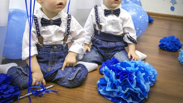 Irmãos Gêmeos Bodysuit Branco Seu Primeiro Aniversário Decoração Outono — Fotografia de Stock