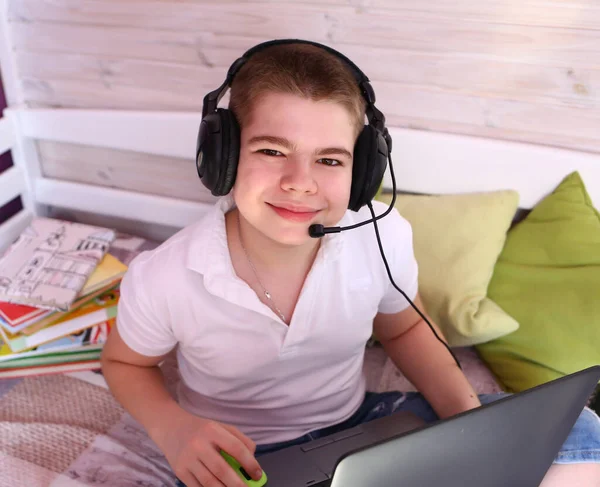 Young Caucasian Attractive Boy White Shirt Jeans Shorts Headphones Studying — Stock Photo, Image