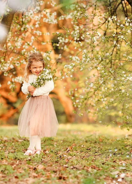 Beautiful Cute Little Girl Laughs Has Fun Flying Nude Skirt — Stock Photo, Image