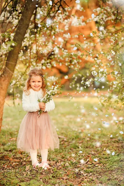 Beautiful Cute Little Girl Laughs Has Fun Flying Nude Skirt — Stock Photo, Image