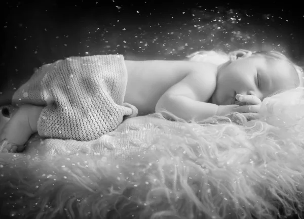 Portrait Newborn Lies Fur Blanket Cute Sleeping Tiny Baby Mom — Stock Photo, Image
