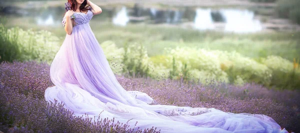 Gorgeous Young Girl Fashionable Lilac Dress Tulle Lavender Field Walks — Stock Photo, Image