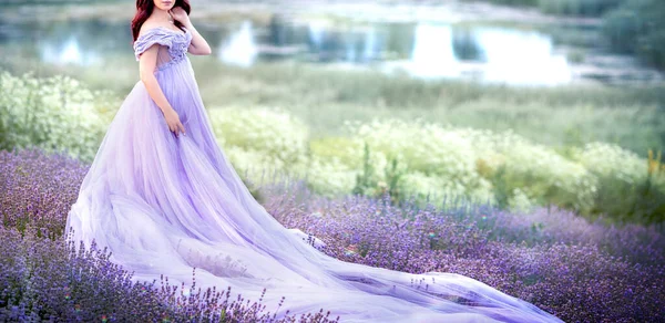 Gorgeous Young Girl Fashionable Lilac Dress Tulle Lavender Field Walks — Stock Photo, Image