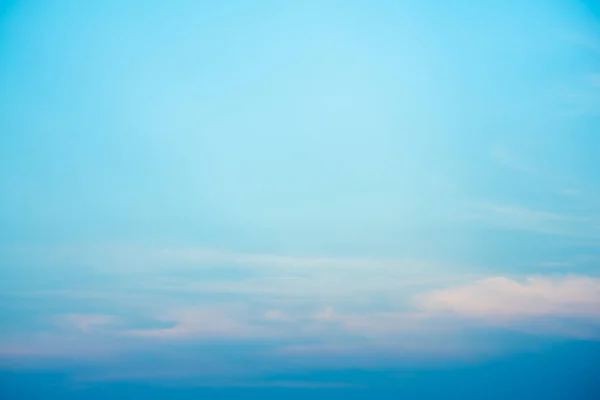 Jasne Błękitne Niebo Tło Poranku Słoneczny Dzień — Zdjęcie stockowe