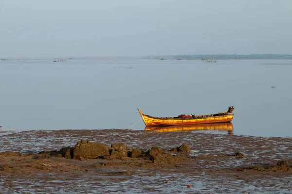 Bateaux de pêche locaux — Photo