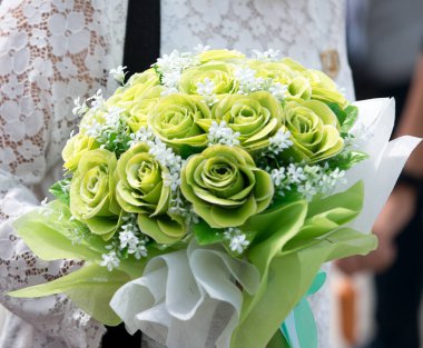 Buket çiçek el kadın