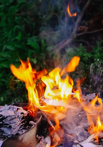 Queima Papel Grama Verão Verde Livre — Fotografia de Stock