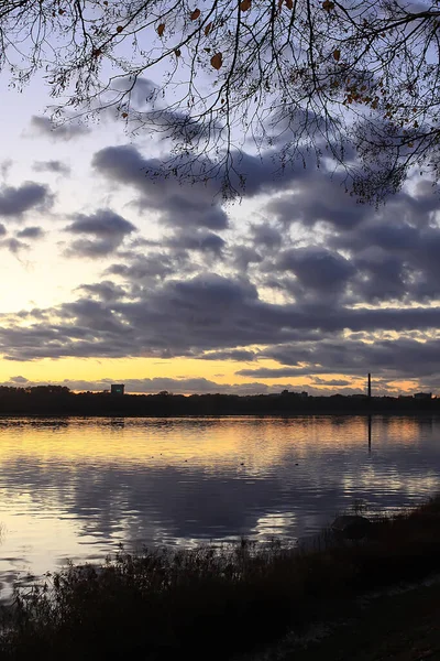 Belo Pôr Sol Sobre Lago — Fotografia de Stock