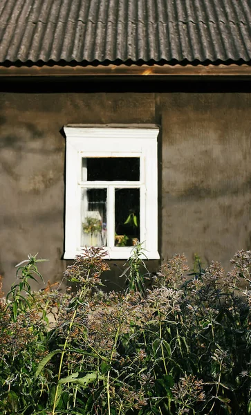 Vecchia Casa Legno Nel Villaggio — Foto Stock