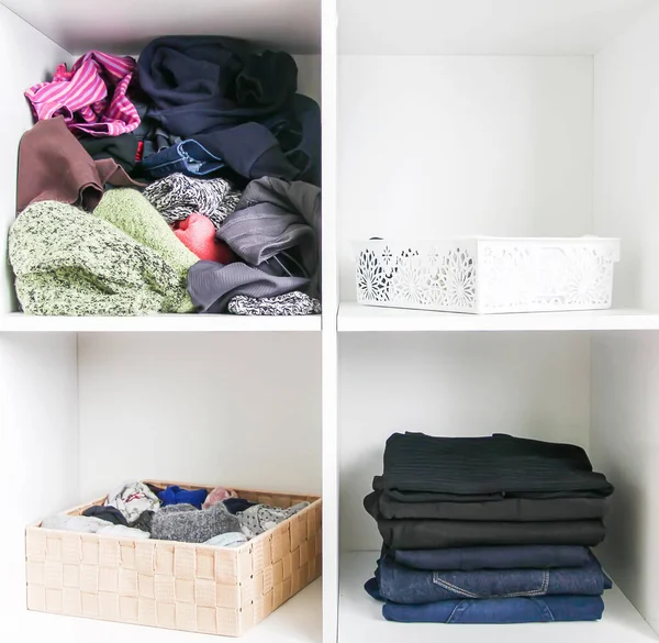 Home Garderobe Met Verschillende Kleren Kleine Ruimteorganisatie Het Contrast Tussen — Stockfoto