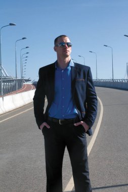 Güneşli bir günde fotoğraf yürüyüşü