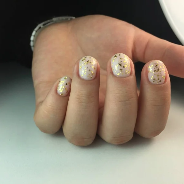 Design Élégant Manucure Sur Beaux Ongles Sur Fond Sombre Clouse — Photo