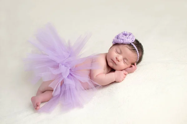 Neonato bambina in costume da ballerina — Foto Stock