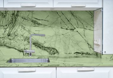 lavabo karıştırıcı dokunun bir banyo ile