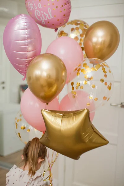 Pinkfarbene Und Goldene Luftballons Mit Der Aufschrift Girl Verraten Das — Stockfoto