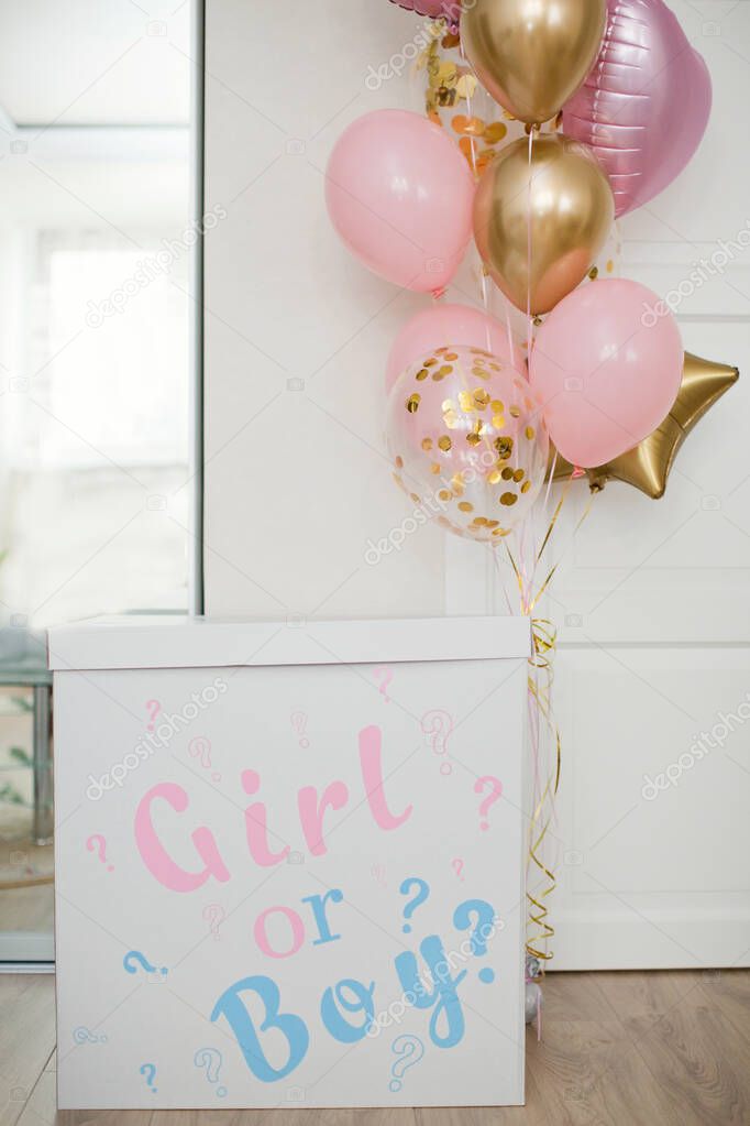 Pink and golden balloons with text 