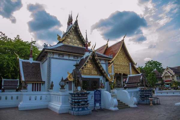 Wat Chedi Luang, Cidade Antiga de Chiang Mai, Tailândia — Fotografia de Stock