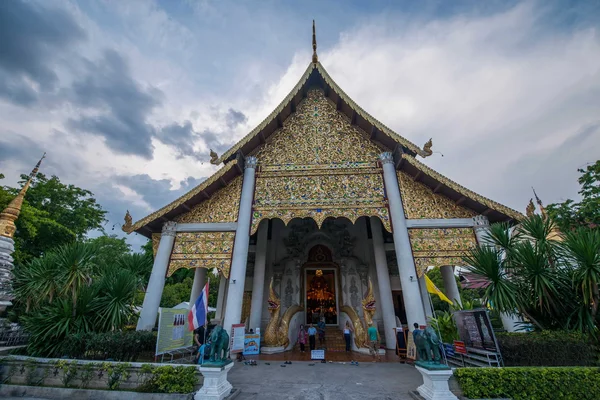 Wat Chedi Luang, a antiga cidade de Chiang Mai, Tailândia — Fotografia de Stock