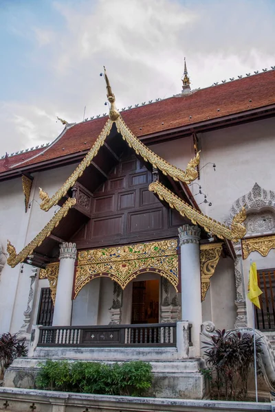 Wat Chedi Luang, uma antiga cidade de Chiang Mai, Tailândia — Fotografia de Stock