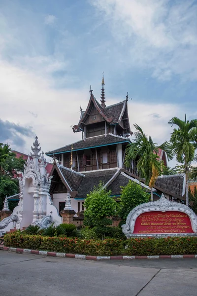 Wat Chedi Luang, uma antiga cidade de Chiang Mai, Tailândia — Fotografia de Stock