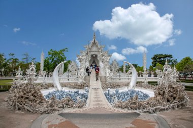Taibei Chiang Rai Beyaz Tapınak olduğunu olarak da bilinir: uzun Kun Tapınağı, Temple Emmanuel veya Beyaz Ejder Tapınağı (Wat Rong Khun)